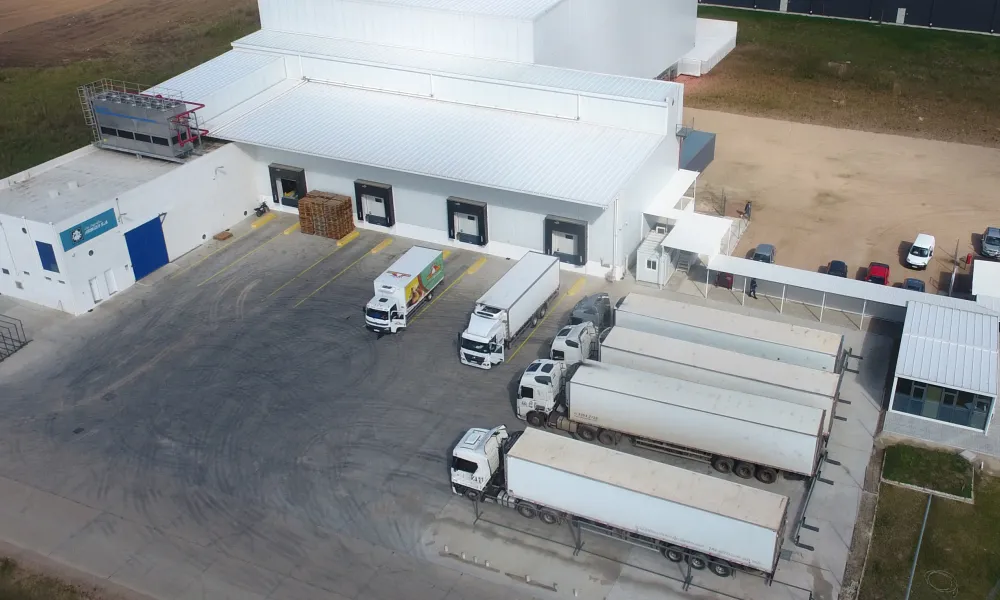 Vista aérea de Frigorífico Arbiza en Parque Industrial Ruta 5